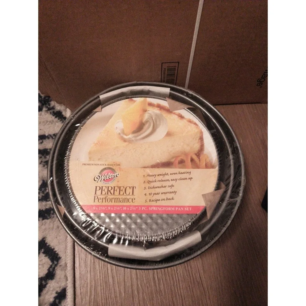Wilton Perfect Performance 3 Piece Springform Pan Set NEW Non-Stick Bakeware